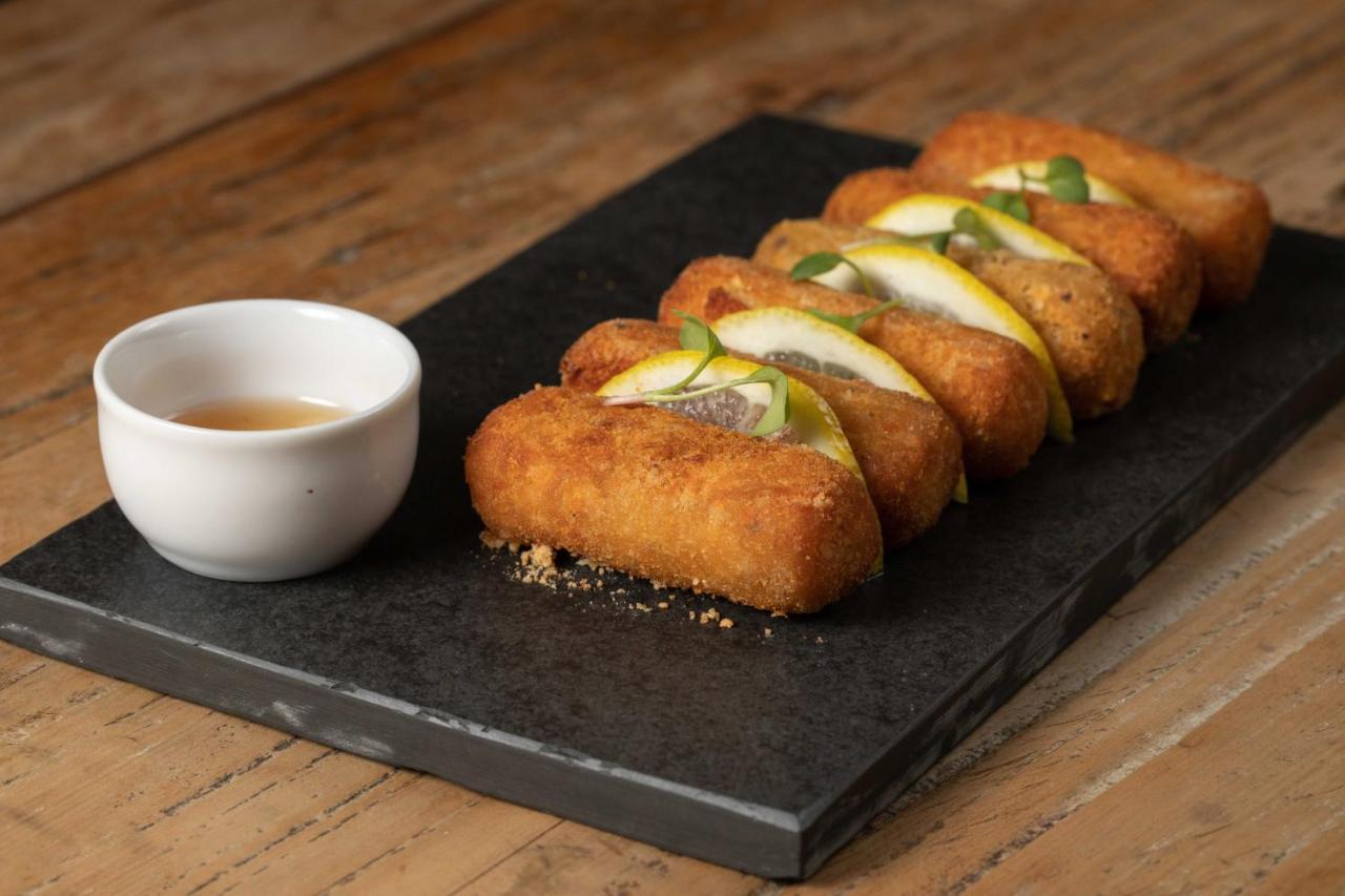 Art Hotel Transamerica Collection Porto Alegre Kültér fotó Mozzarella sticks